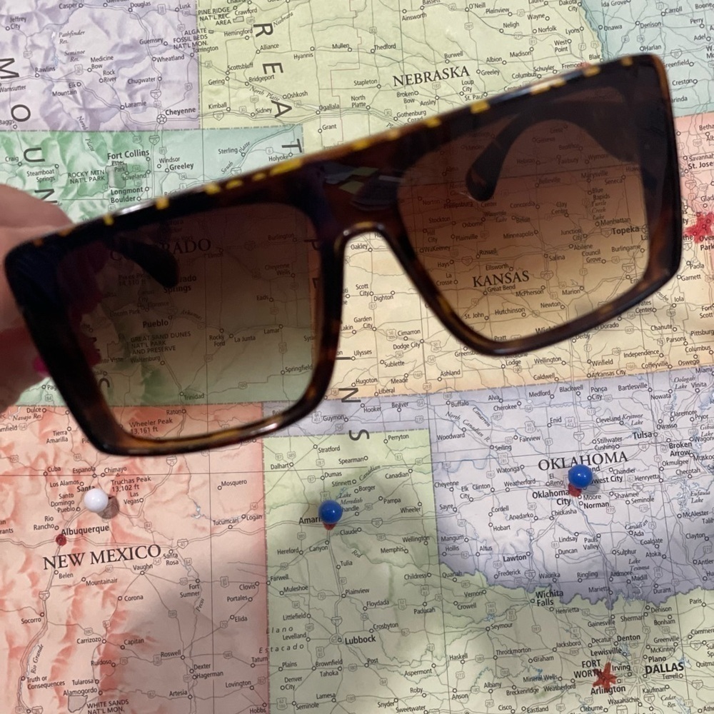 Big Square Sunnies - Picture 5 of 5